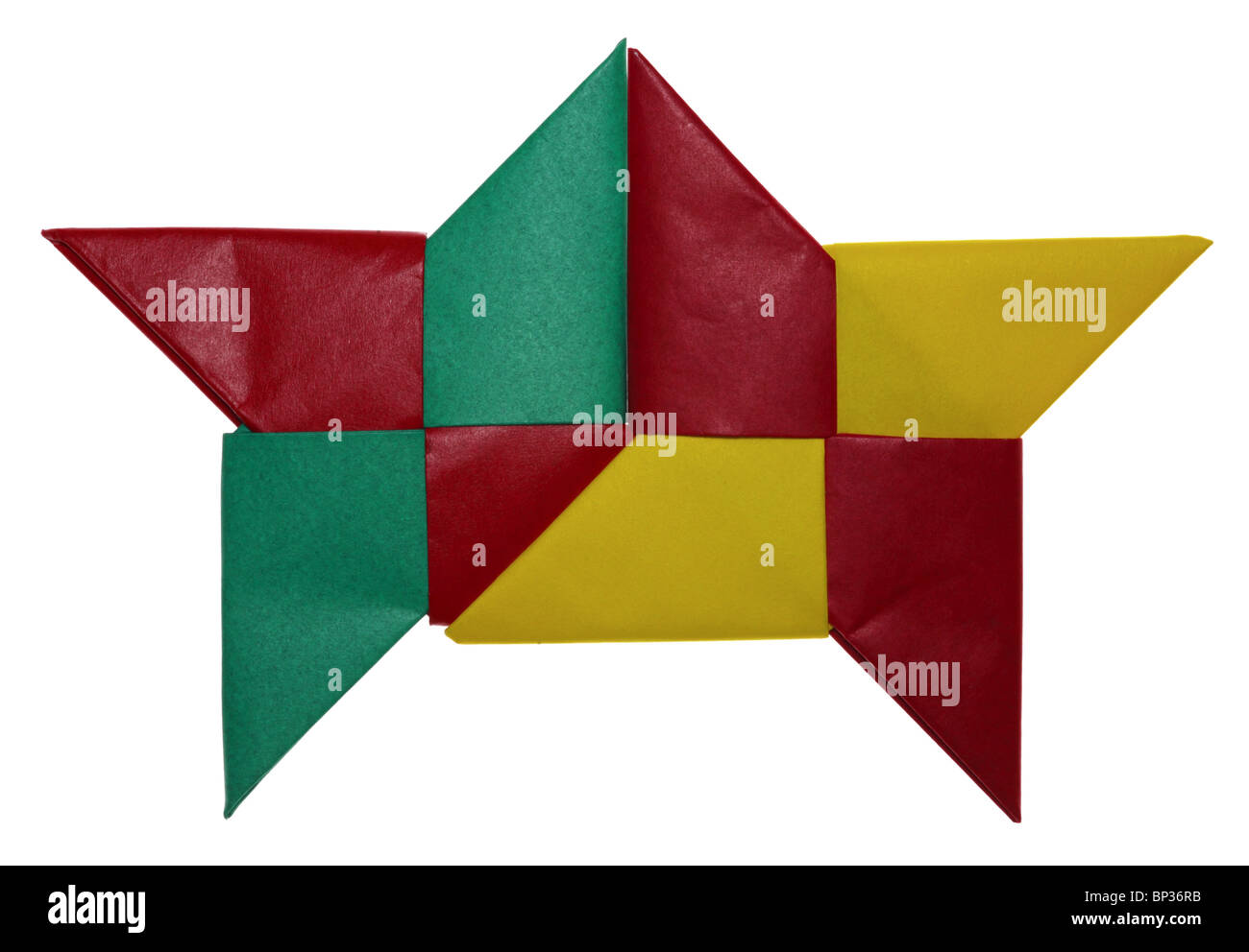 Vert, rouge et jaune shuriken origami étoiles de ninja. Banque D'Images