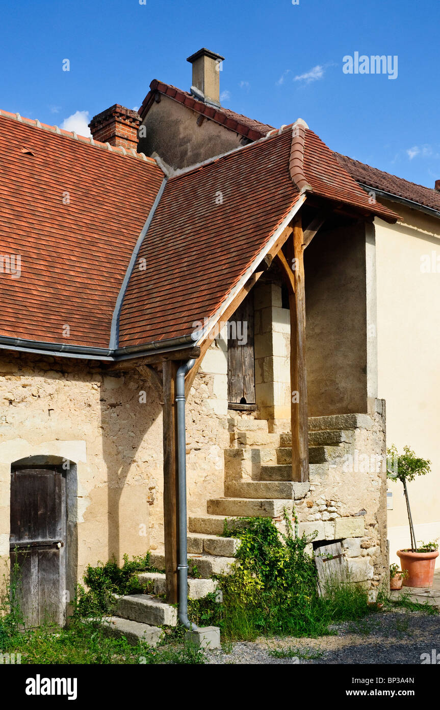 Les bâtiments anciens restaurés et convertis en logements ville - Indre-et-Loire, France. Banque D'Images