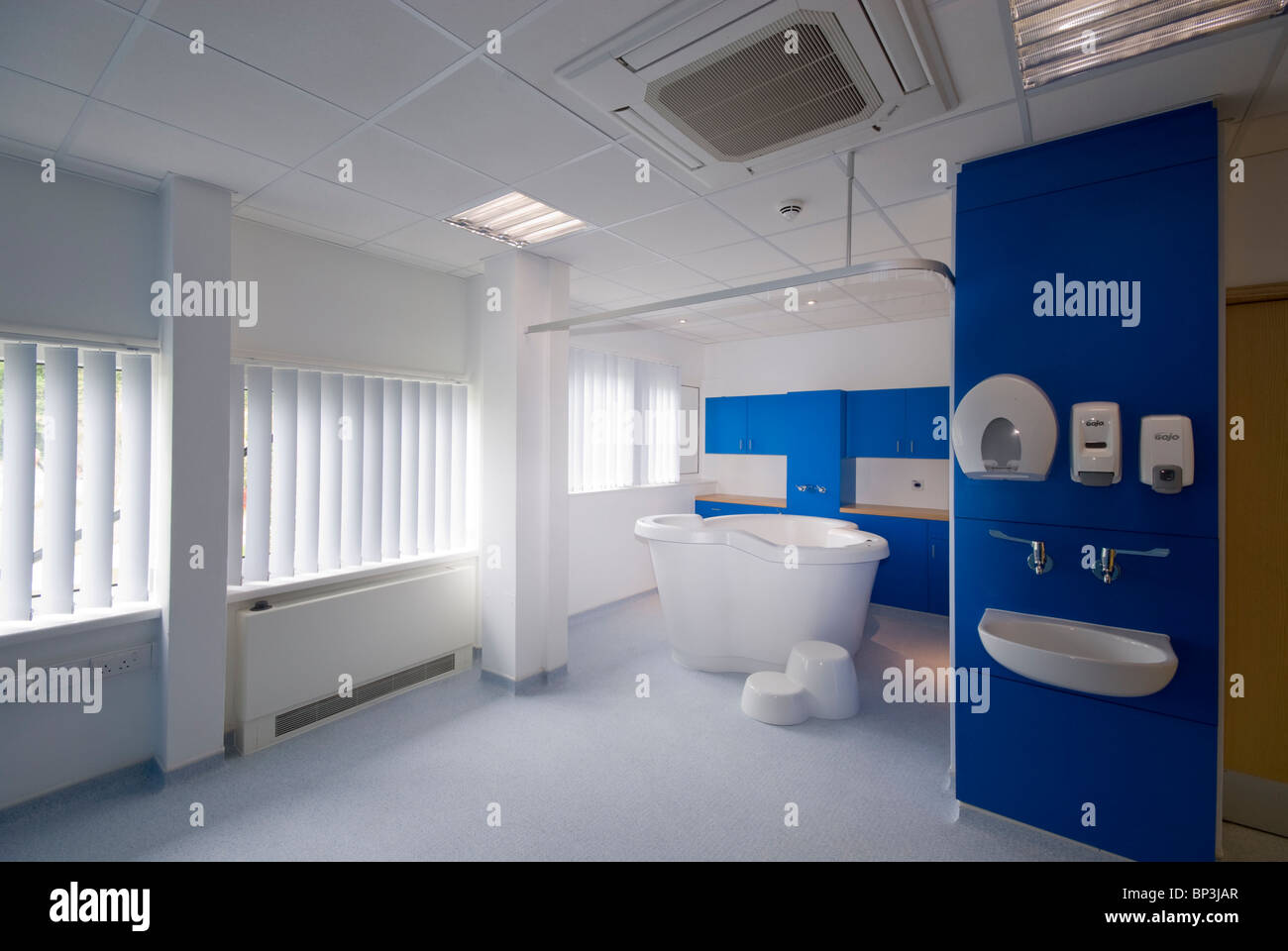 New Forest Centre de naissance, Ashhurst chambre de naissance de l'hôpital et la piscine Banque D'Images