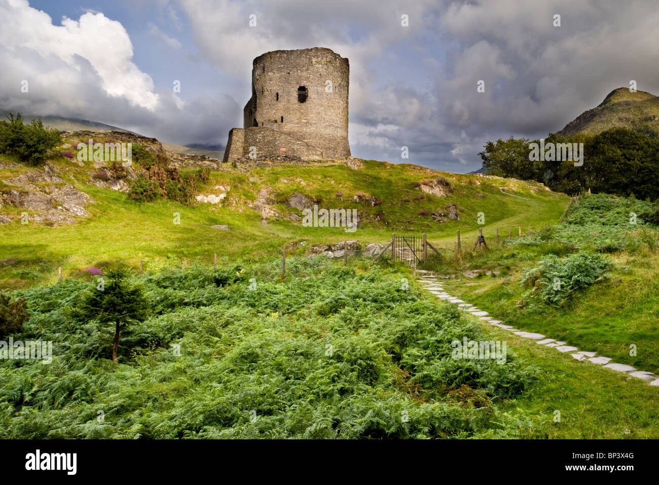 Château de Dolbadarn, Llanberis Pass, Parc National de Snowdonia, le Nord du Pays de Galles, Royaume-Uni Banque D'Images