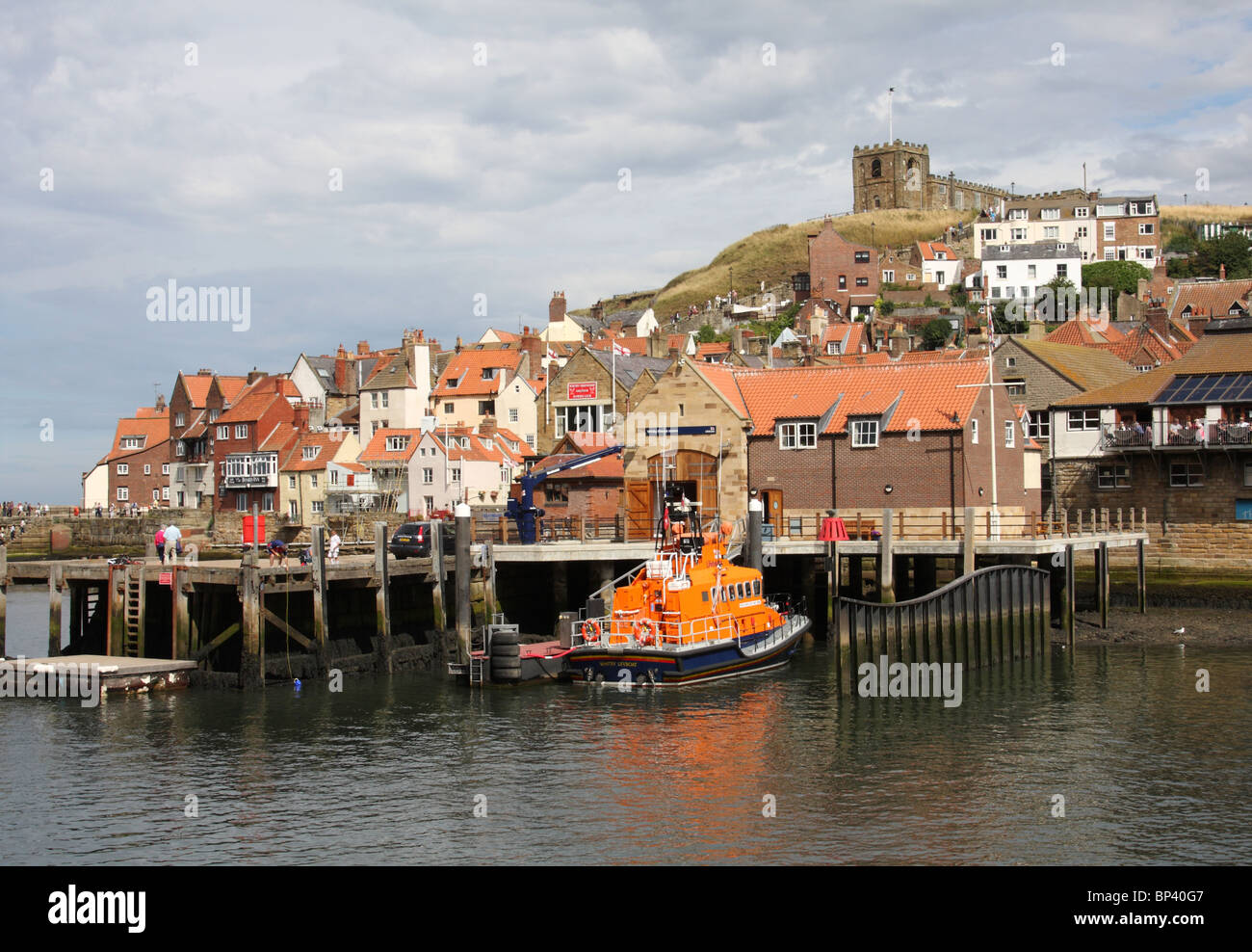 R.N.L.I. Whitby lifeboat et station de sauvetage, Whitby, North Yorkshire, Angleterre, Royaume-Uni Banque D'Images