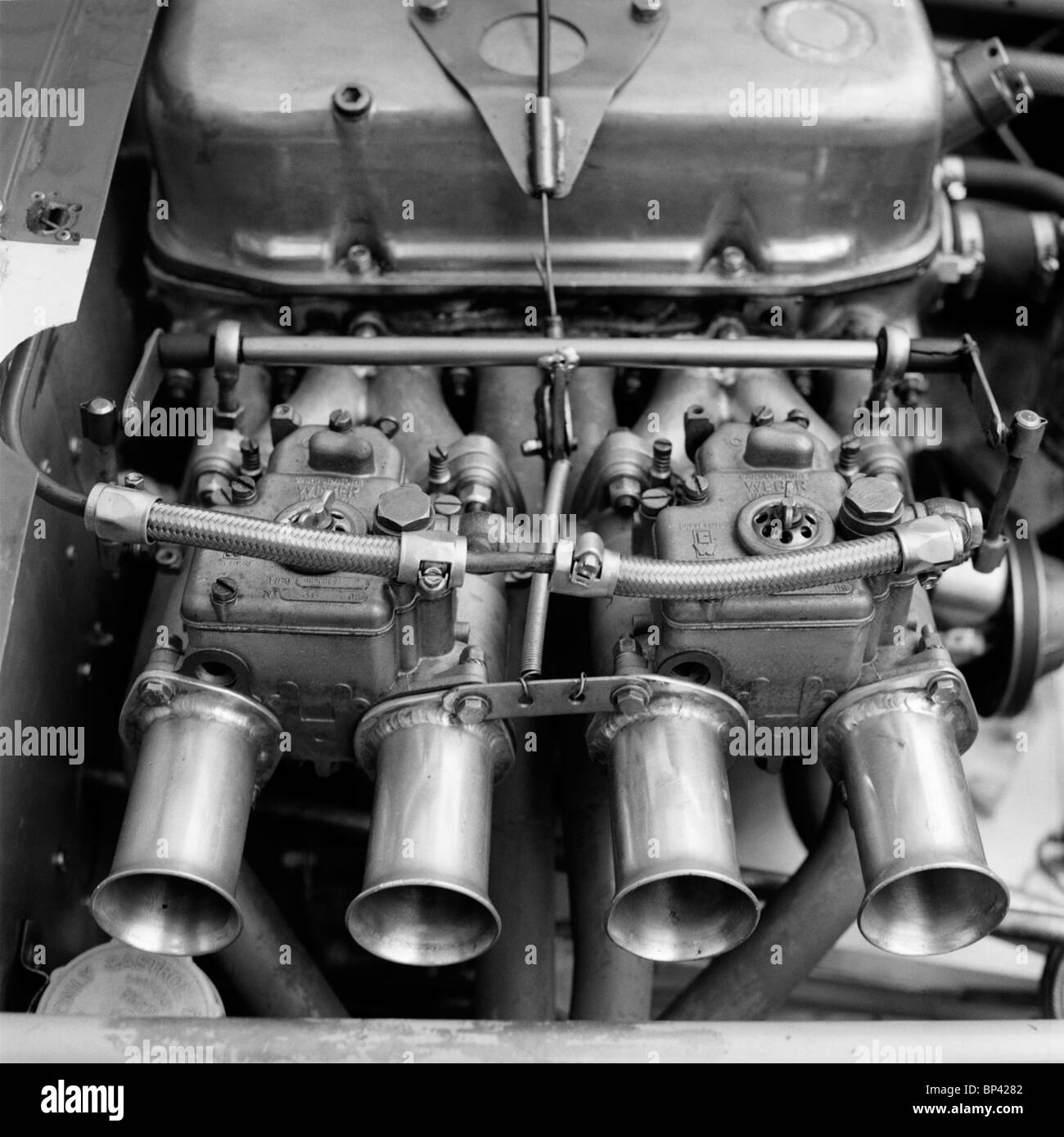 Engine carburettor Banque de photographies et d'images à haute résolution -  Alamy