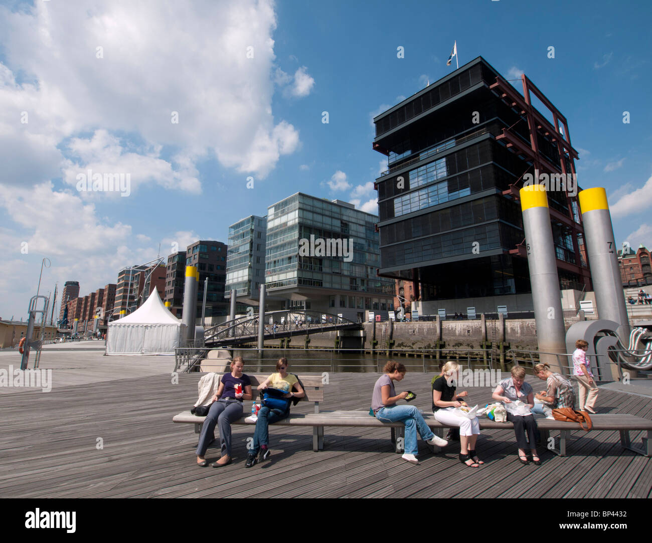 Appartement moderne des bâtiments construits en Hafencty Sandtorhafen nouveau développement immobilier à Hambourg Allemagne Banque D'Images