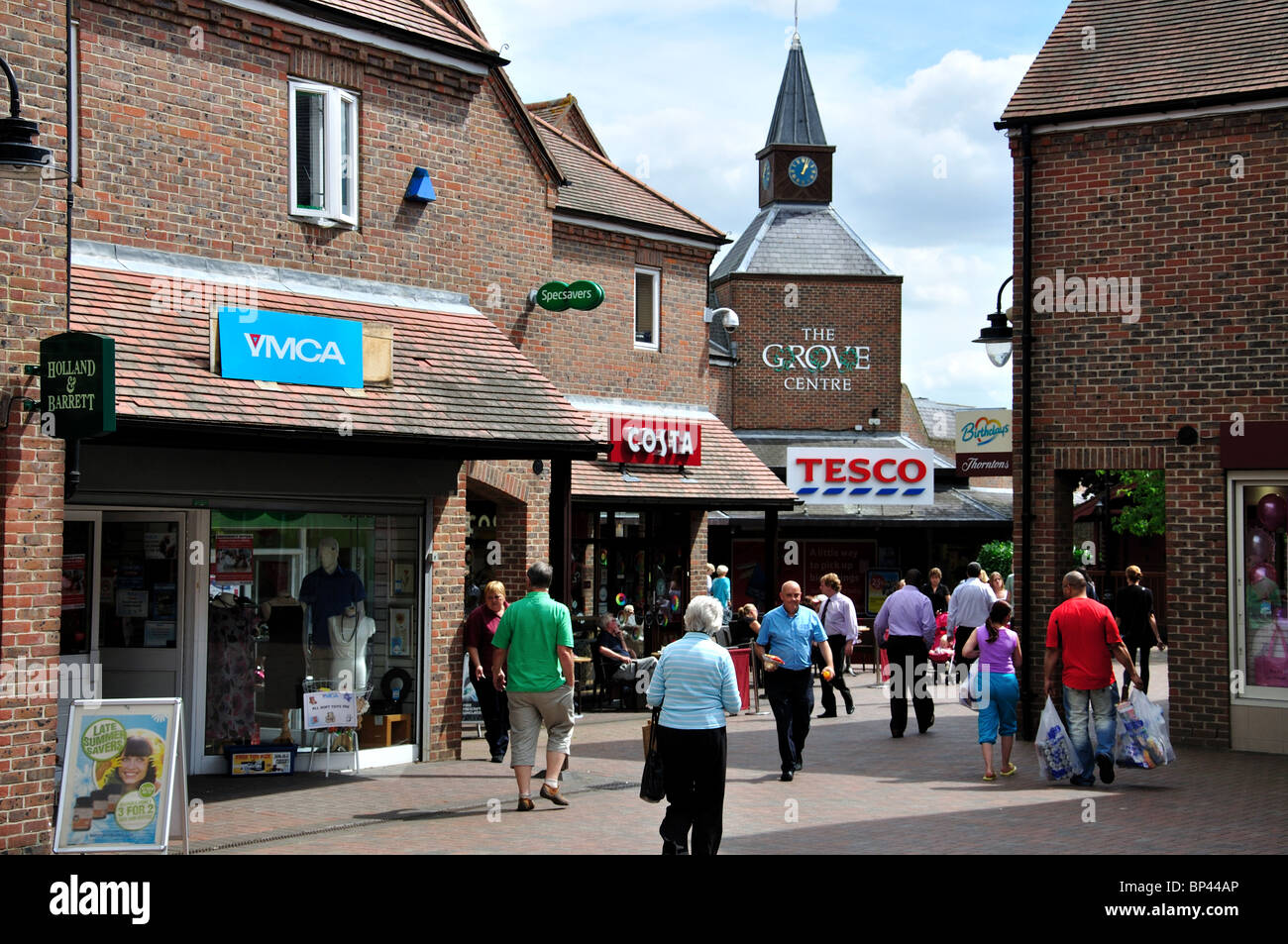 Le Grove Centre Shopping Mall, Witham, Essex, Angleterre, Royaume-Uni Banque D'Images