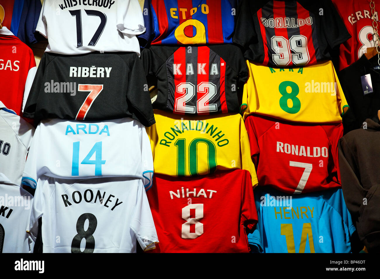 Turquie - Istanbul - boutique maillots de football de l'affichage à  l'intérieur du Grand Bazar Photo Stock - Alamy