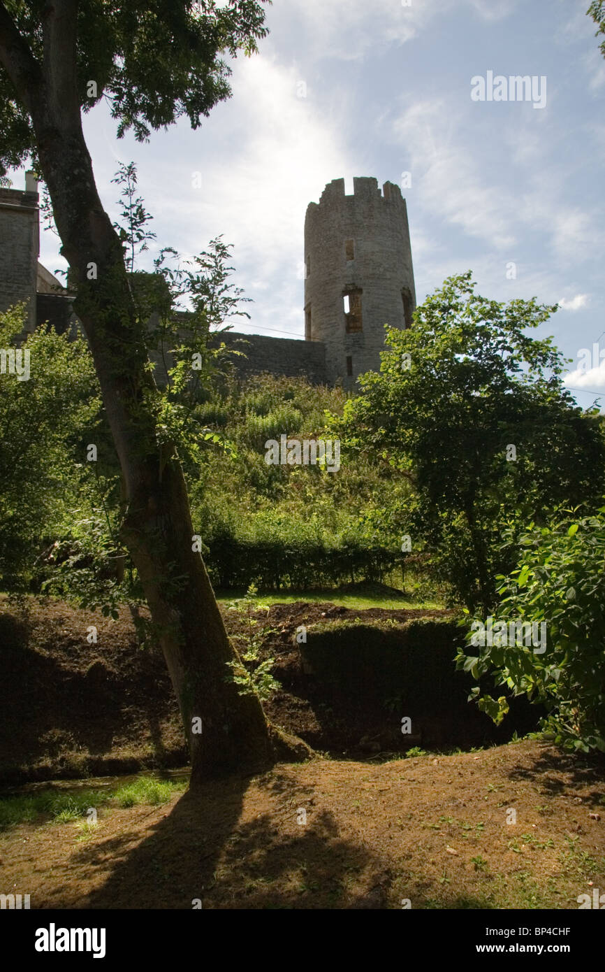 Une tour en ruine à Farleigh Hungerford Castle, Somerset, UK Banque D'Images