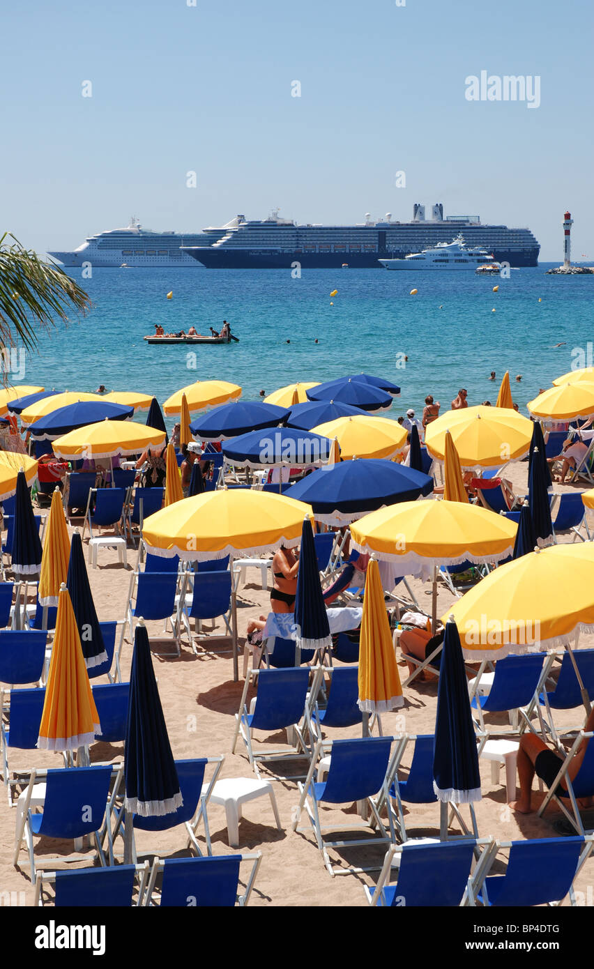 La plage de Cannes, sud de la France Banque D'Images