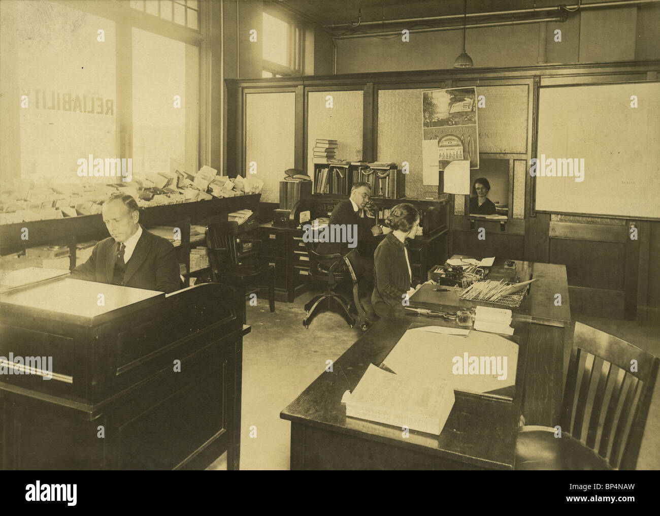 1920 photo des bureaux avant de la Linscott Motor Company, 690 Beacon Street, Boston, Massachusetts. Banque D'Images