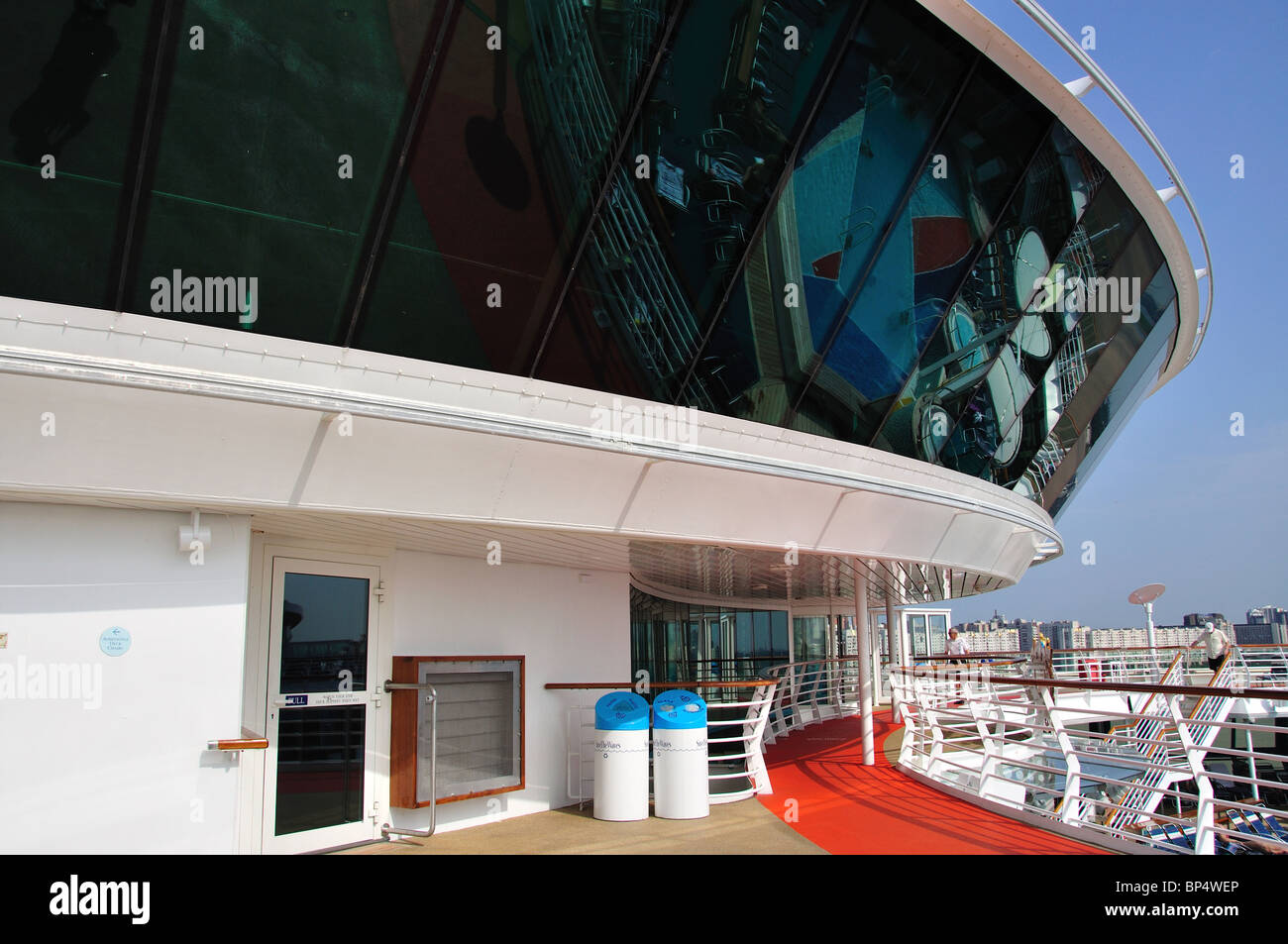 Viking Crown Lounge avec vue sur piscine, Royal Caribbean Cruises 'Jewel of the Seas", navire de croisière de la mer Baltique, Europe Banque D'Images
