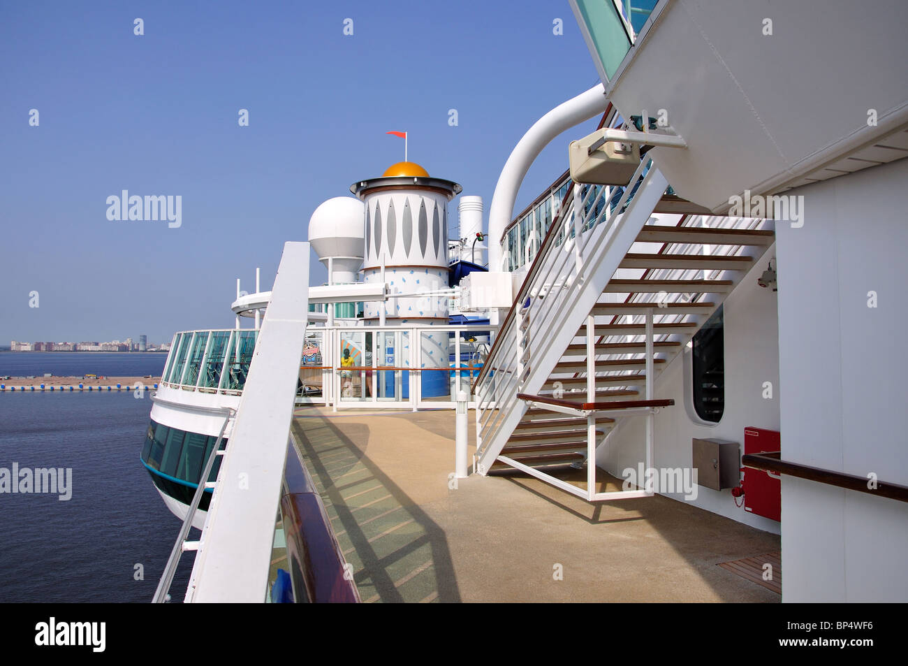 Terrasse, Royal Caribbean Cruises 'Jewel of the Seas", navire de croisière de la mer Baltique, Europe Banque D'Images