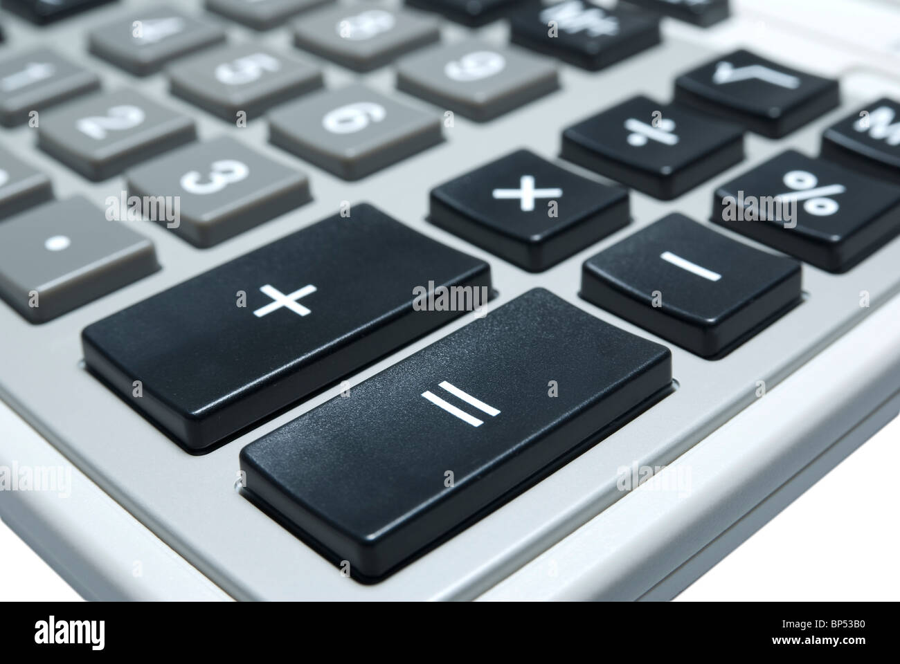 Macro calculatrice isolé sur fond blanc avec chemin de détourage. Banque D'Images