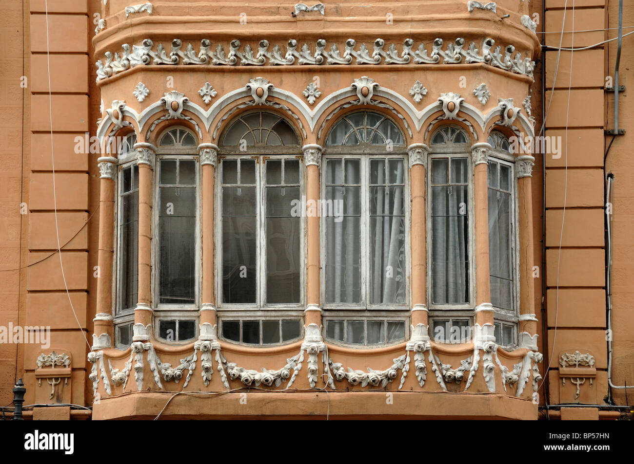 Baie vitrée de l'immeuble Art Nouveau Melul (1915), par Enrique Nieto, Melilla, Espagne Banque D'Images