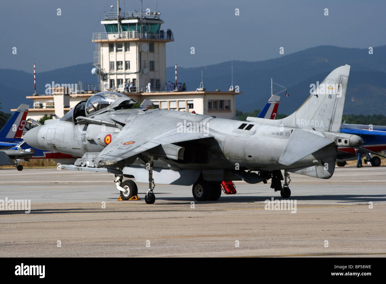 La Marine espagnole AV-8B Harrier fighter jet à la base d'Hyères. Banque D'Images