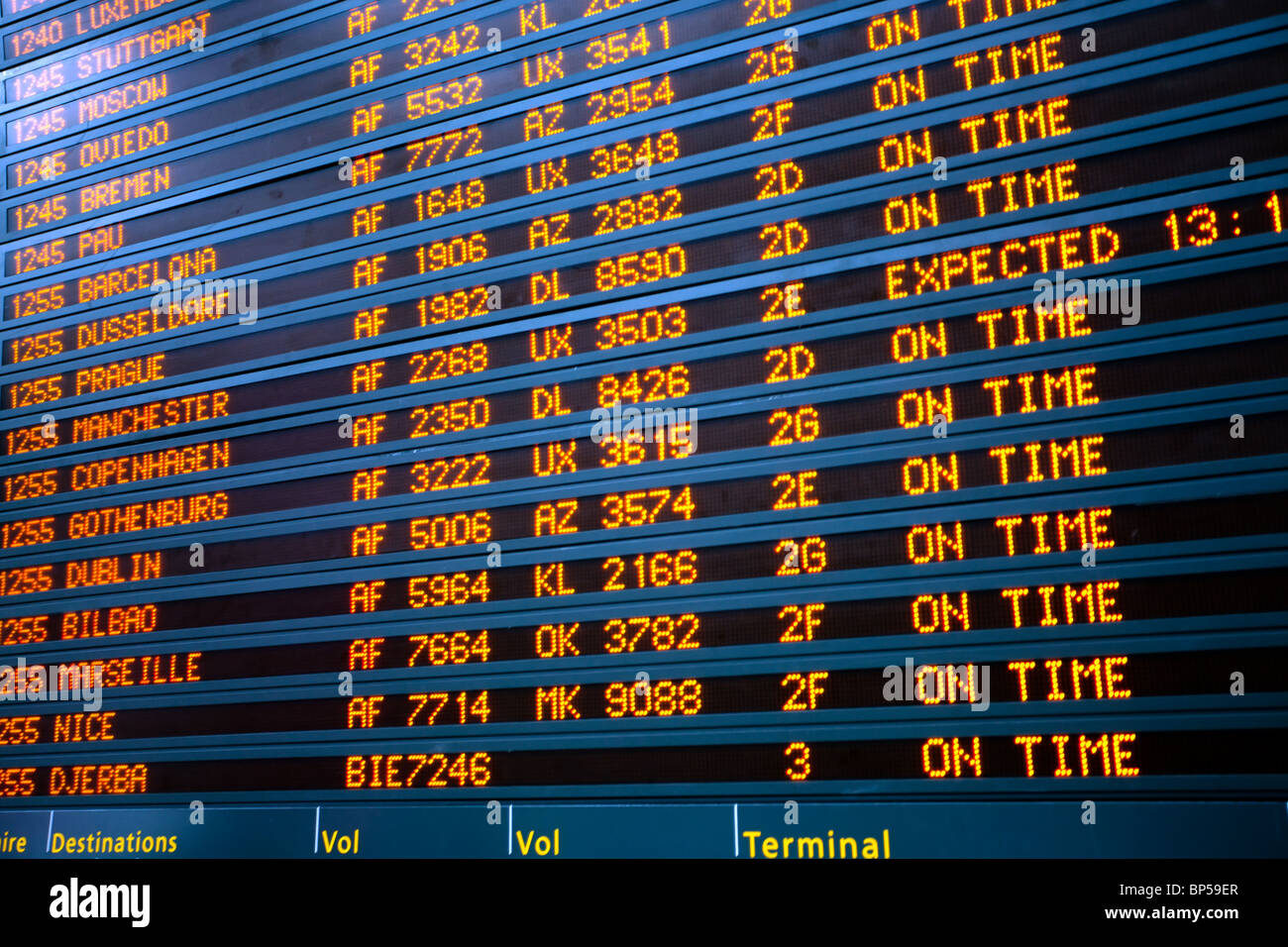 Départ en avion de la carte d'affichage de l'aéroport Paris Charles de Gaulle Banque D'Images
