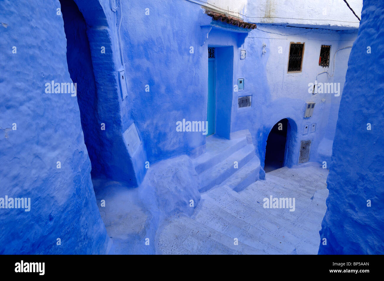 Blue Walls, Blue Architecture, Blue Street ou Lane & Blue Houses, Chefchaouen, Maroc Banque D'Images