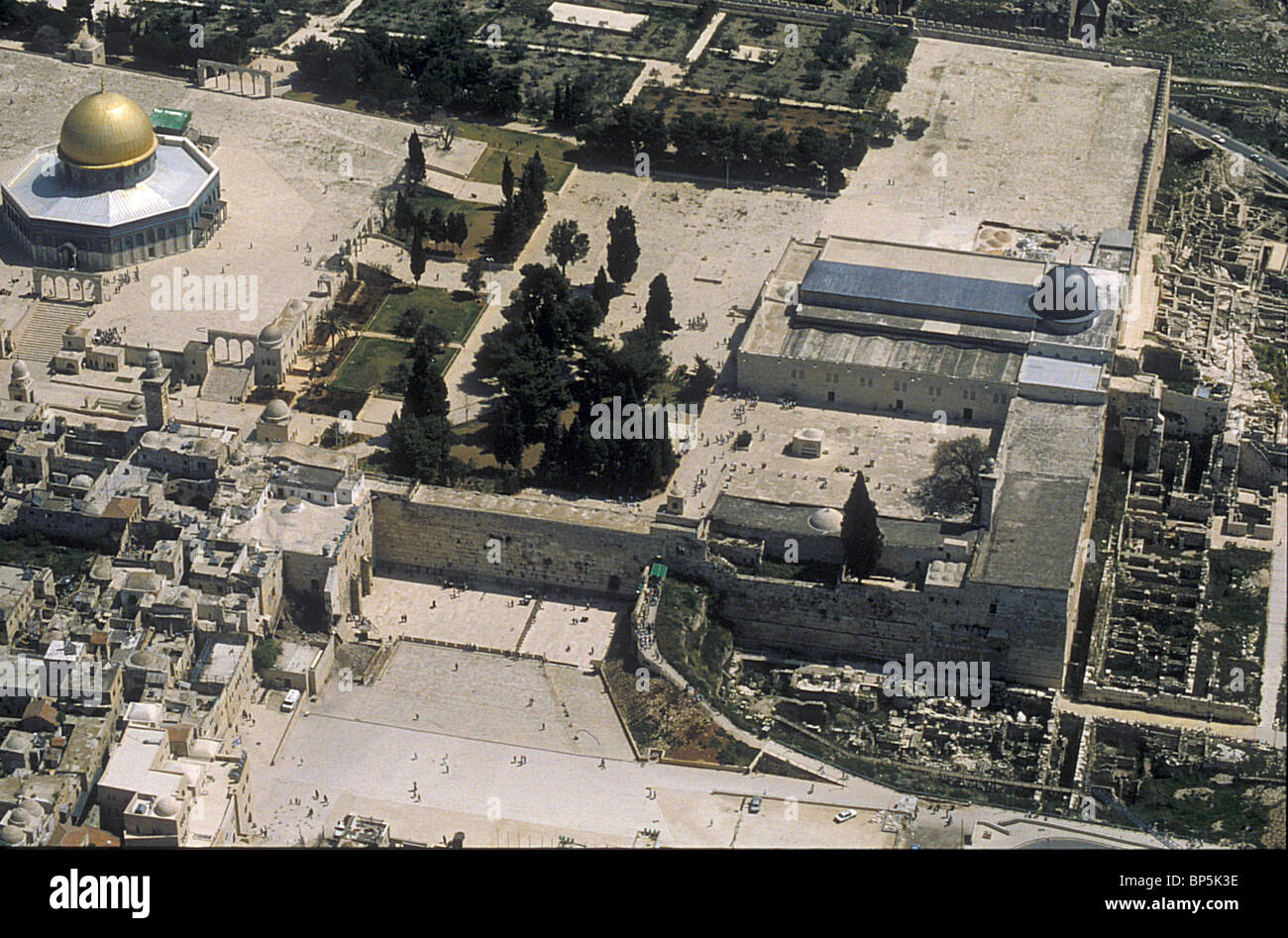 Mont du Temple - SUR LA GAUCHE EST LE DÔME DU ROCHER, L'ENDROIT OÙ SE TENAIT LE TEMPLE D'HÉRODE OM LE DROIT EST LA MOSQUÉE EL-AKSA DANS Banque D'Images