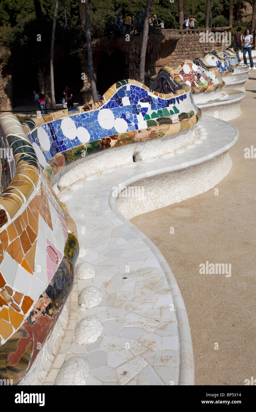 Parc Güell de Barcelone bancs ondulés Banque D'Images