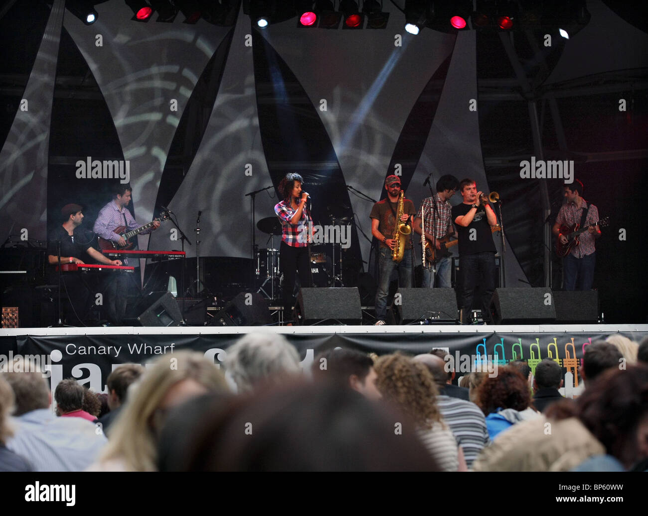 Le haggis Horns à jouer au festival de Jazz de Canary Wharf, dans les Docklands de Londres Banque D'Images