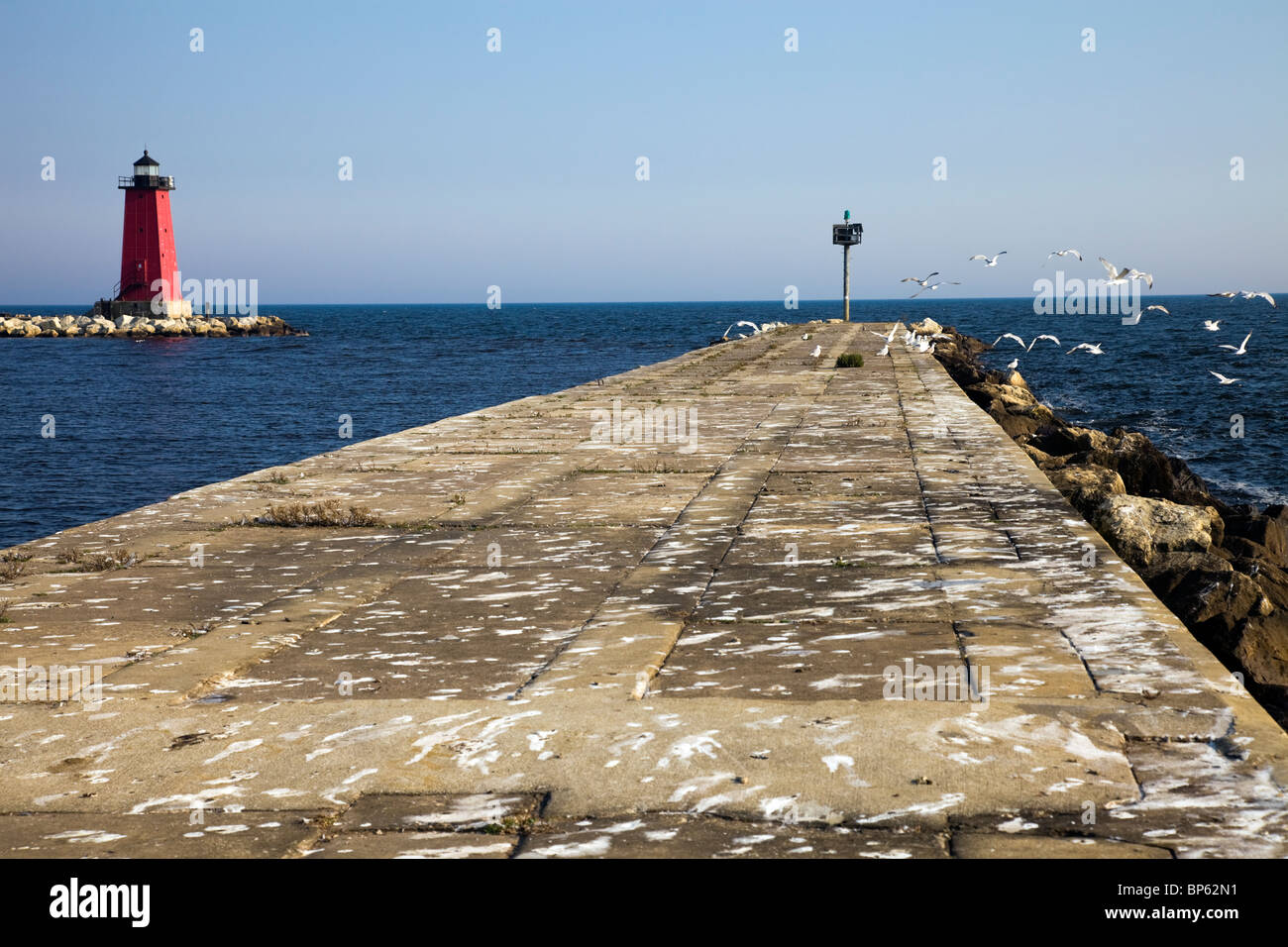 Phare de brise lames au lac michigan Banque de photographies et d