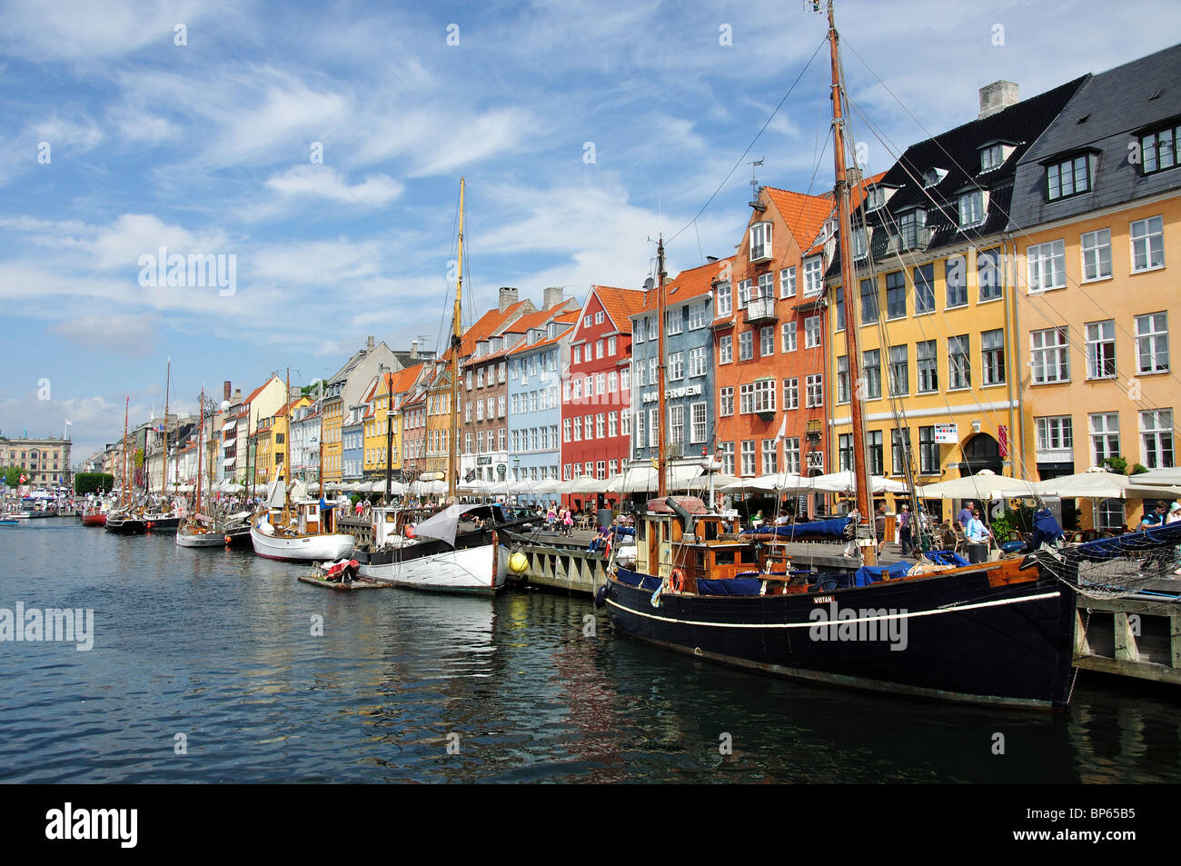 Front de mer coloré du XVIIe siècle, canal de Nyhaven, Copenhague (Kobenhavn), Royaume du Danemark Banque D'Images