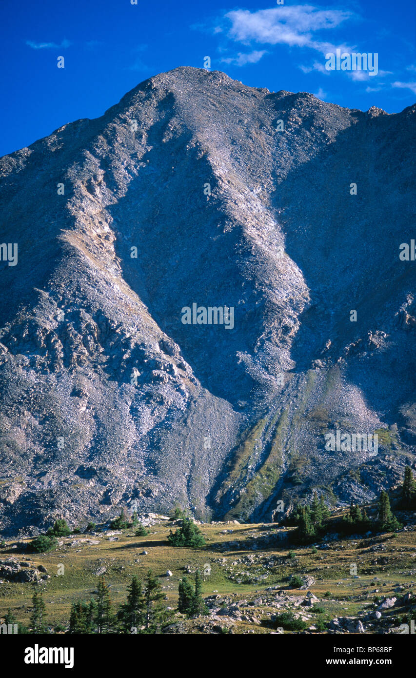 Pic de Huron (14003 pieds) dans la région sauvage de Collegiate Peaks, Colorado, USA. Banque D'Images