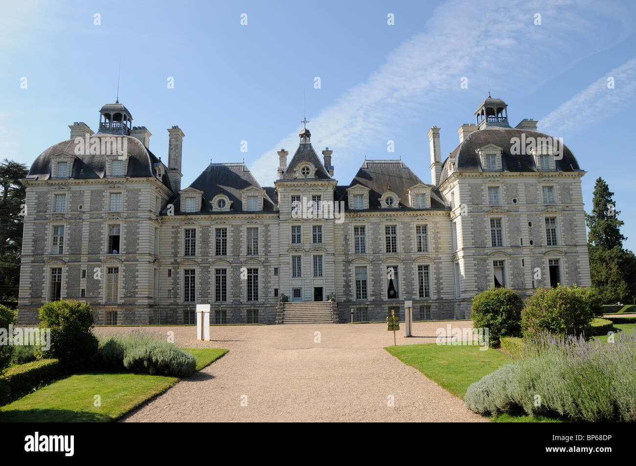 La façade nord du château de Cherveny dans le Loir et Cher de la France. Banque D'Images
