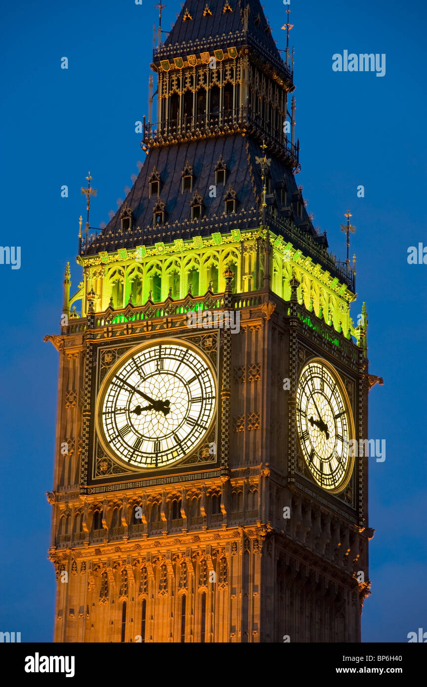 La tour de l'horloge de Westminster Palace, la maison du gouvernement du Royaume-Uni. La tour Bell détient le nom de Big Ben Banque D'Images