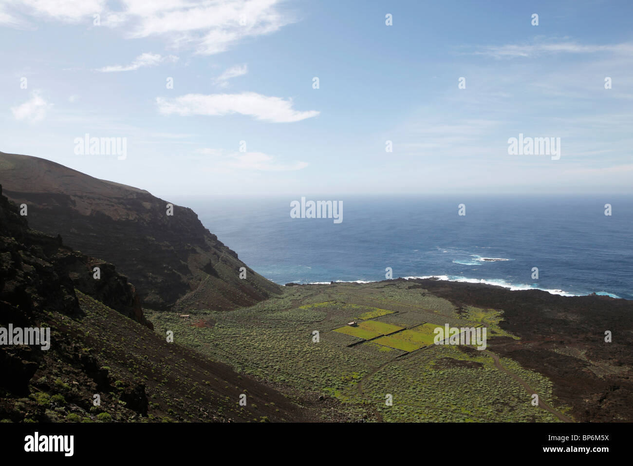 Vue d'un paysage côtier et de la mer, El Hierro, Espagne Banque D'Images