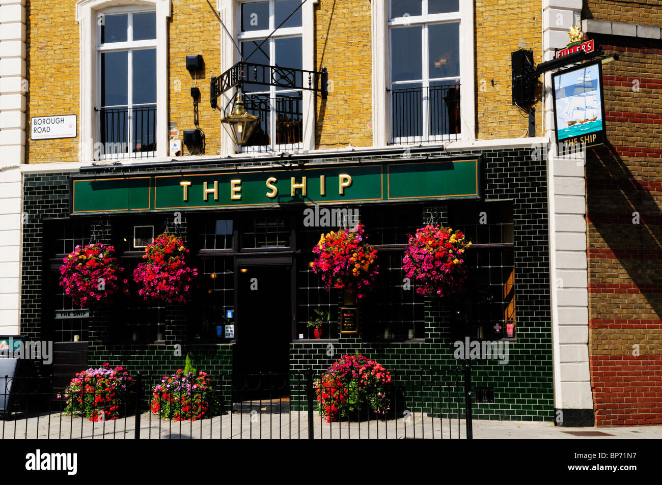 Le navire Pub, Borough Road, Southwark, London, England, UK Banque D'Images