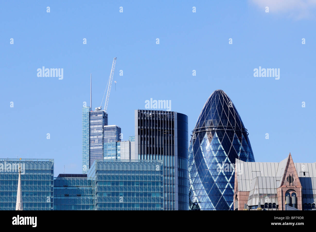 Résumé Détail des bâtiments Ville de Londres vue de la rive sud, London, England, UK Banque D'Images