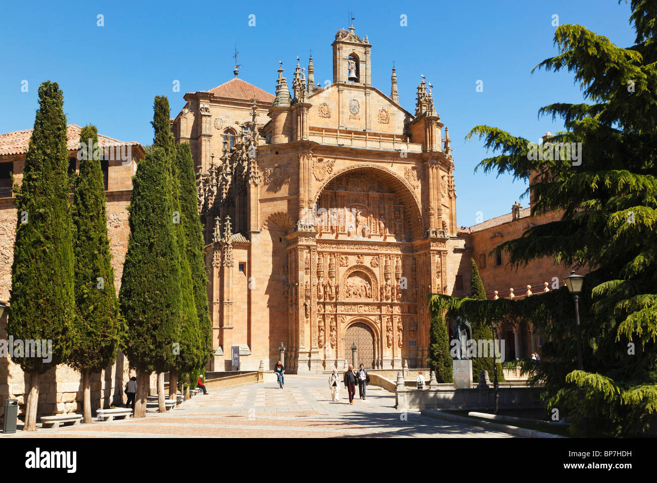 Salamanque, Province de Salamanque, Espagne. Couvent Dominicain de Saint Stephen avec arch plateresque. Convento de San Esteban. Banque D'Images