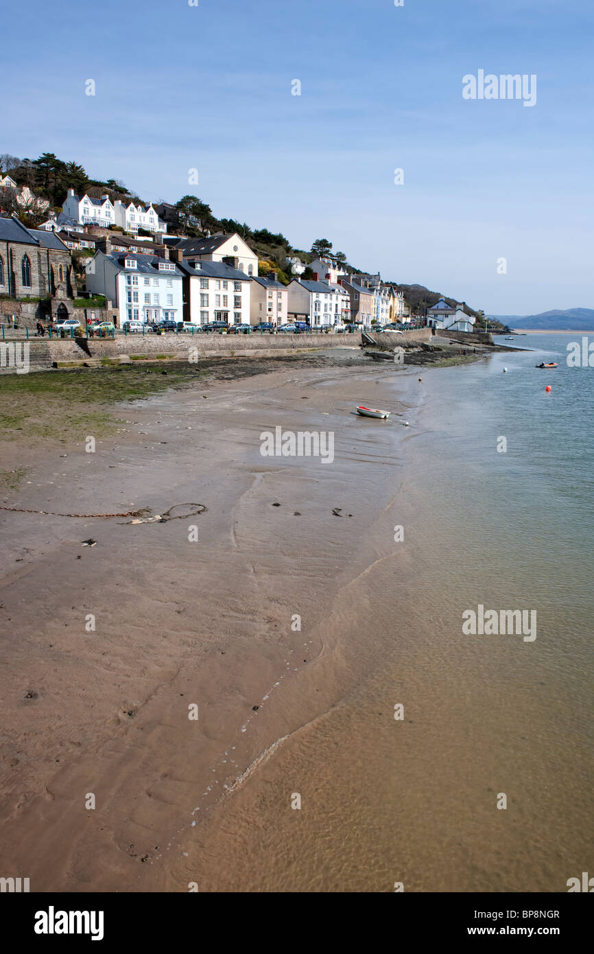 Aberdovey (Aberdyfi) front de mer avec la marée out Banque D'Images