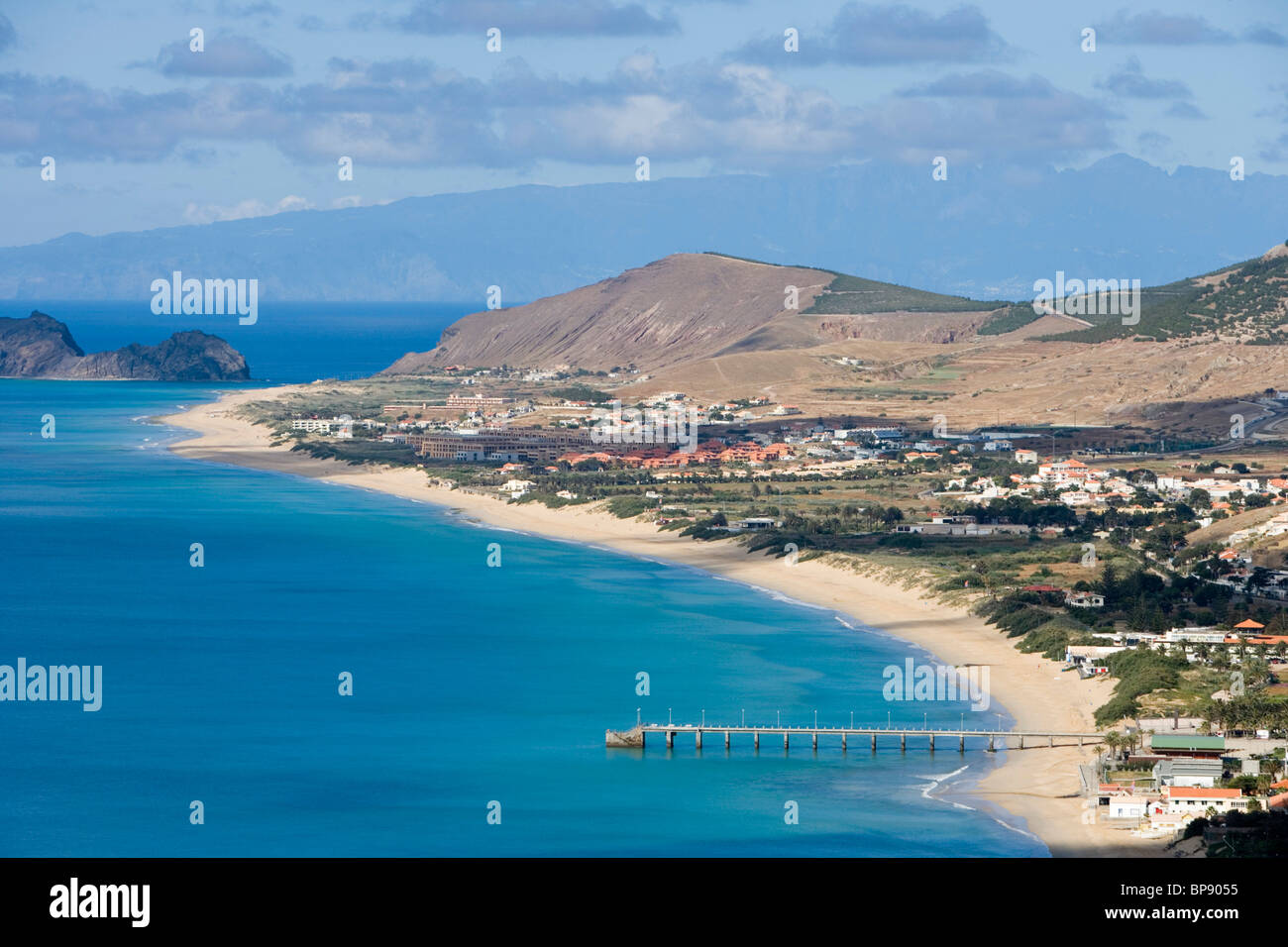 Vila Baleira et Porto Santo Beach vu de Portela, Porto Santo, près de Madère, Portugal Banque D'Images