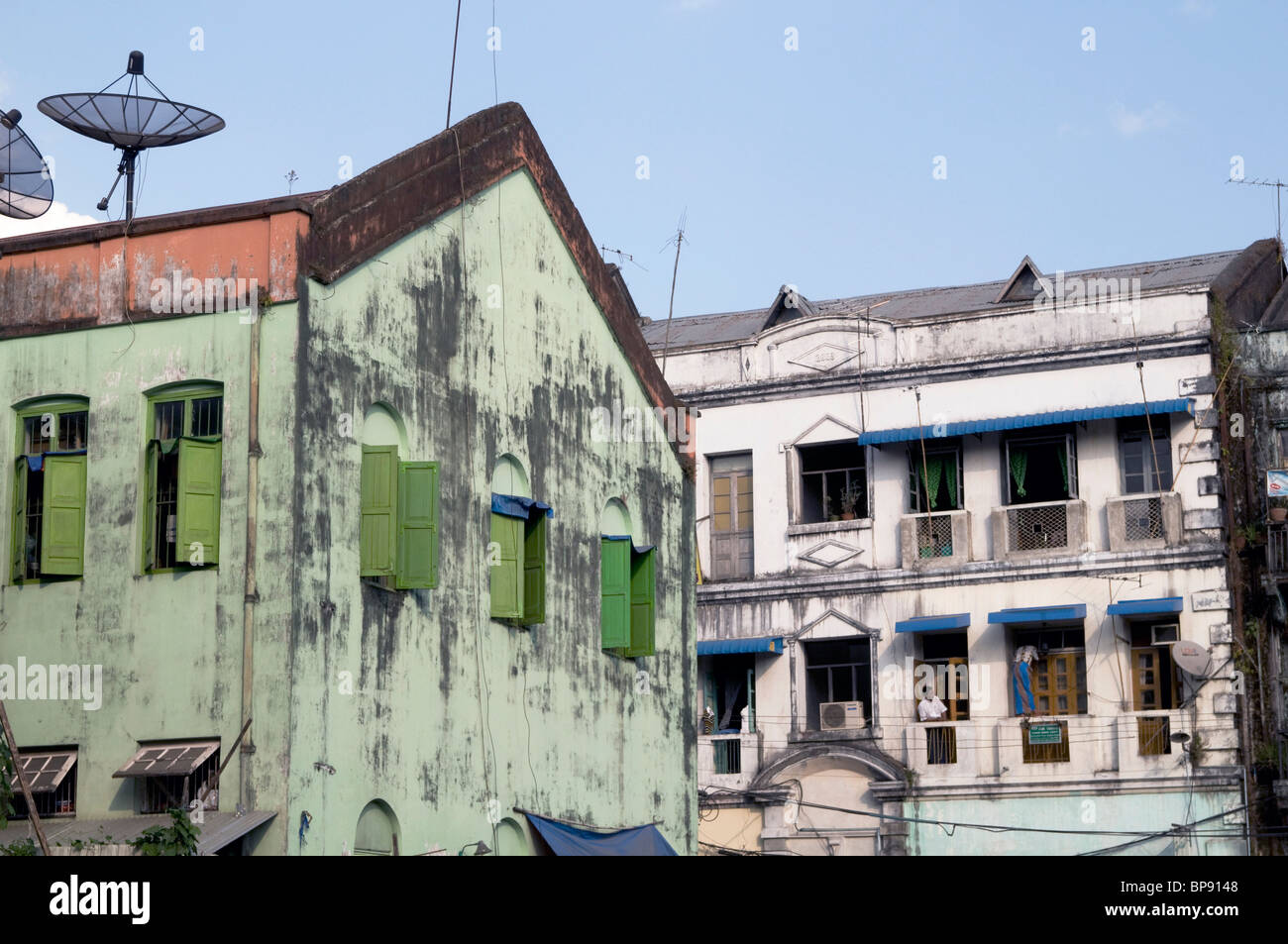 Le MYANMAR (BIRMANIE) vieux vestiges d'architecture coloniale britannique au centre-ville de Yangon (Rangoon) Banque D'Images