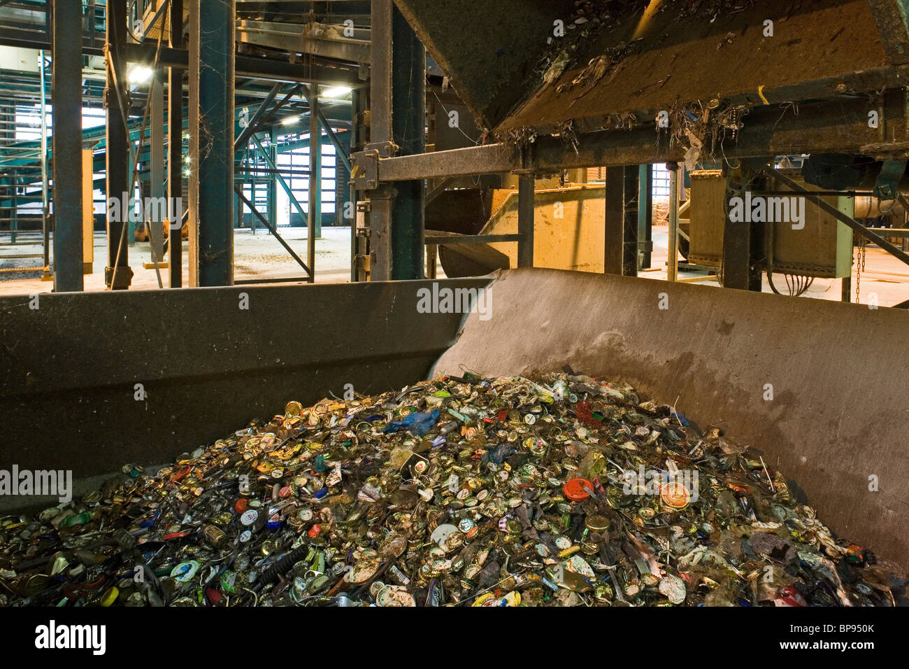 Le tri à l'élimination des déchets dans le centre de Hanovre, Basse-Saxe, Allemagne Banque D'Images