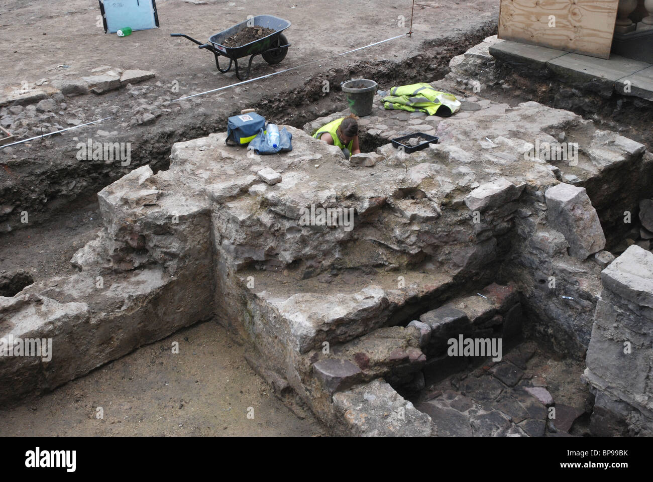 Des fouilles archéologiques qui ont lieu dans le quadrilatère de l'ancien collège, l'Université d'Edimbourg, Ecosse Banque D'Images