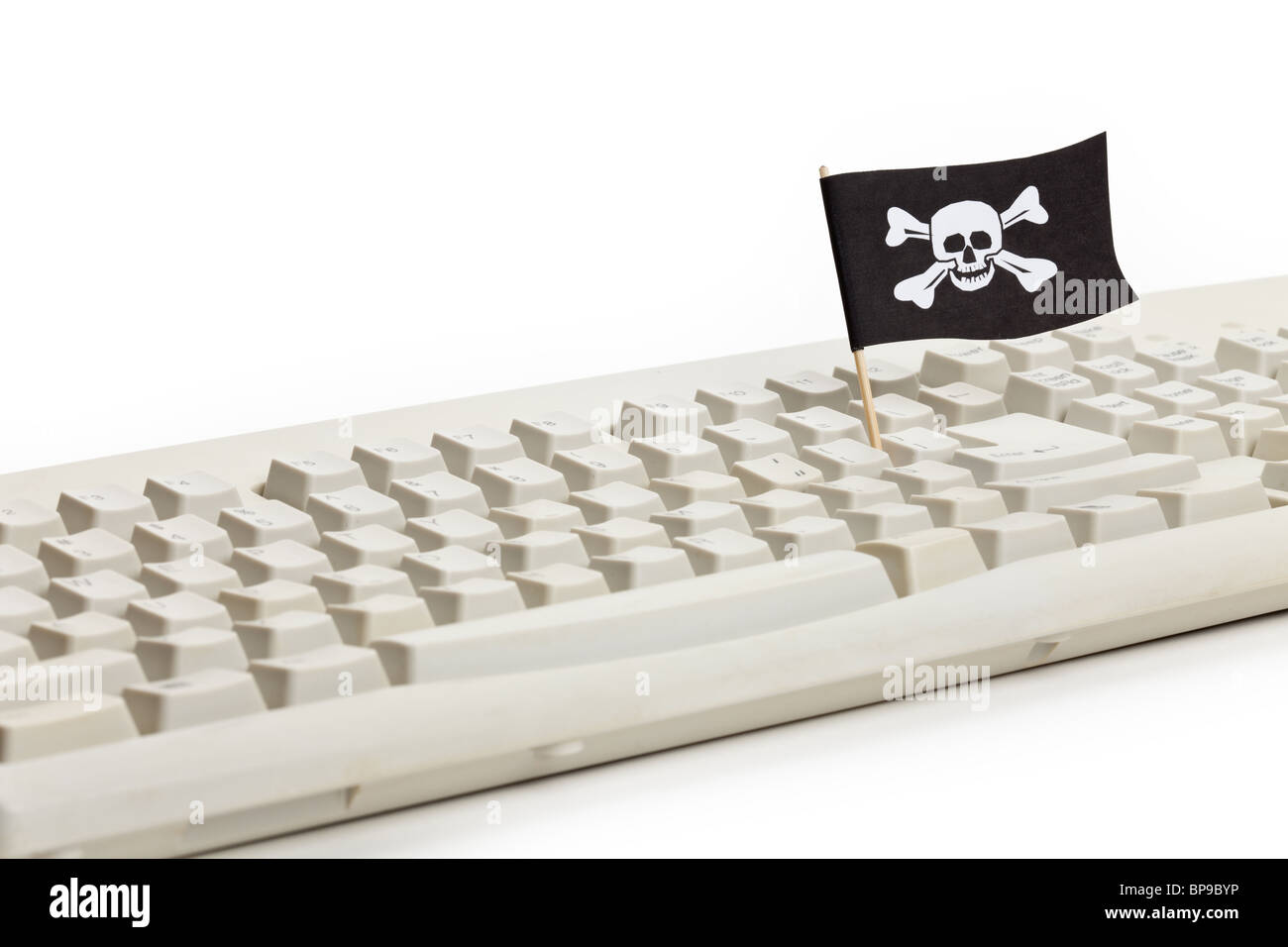 Drapeau pirate et clavier de l'ordinateur, concept de Hacker Informatique Banque D'Images