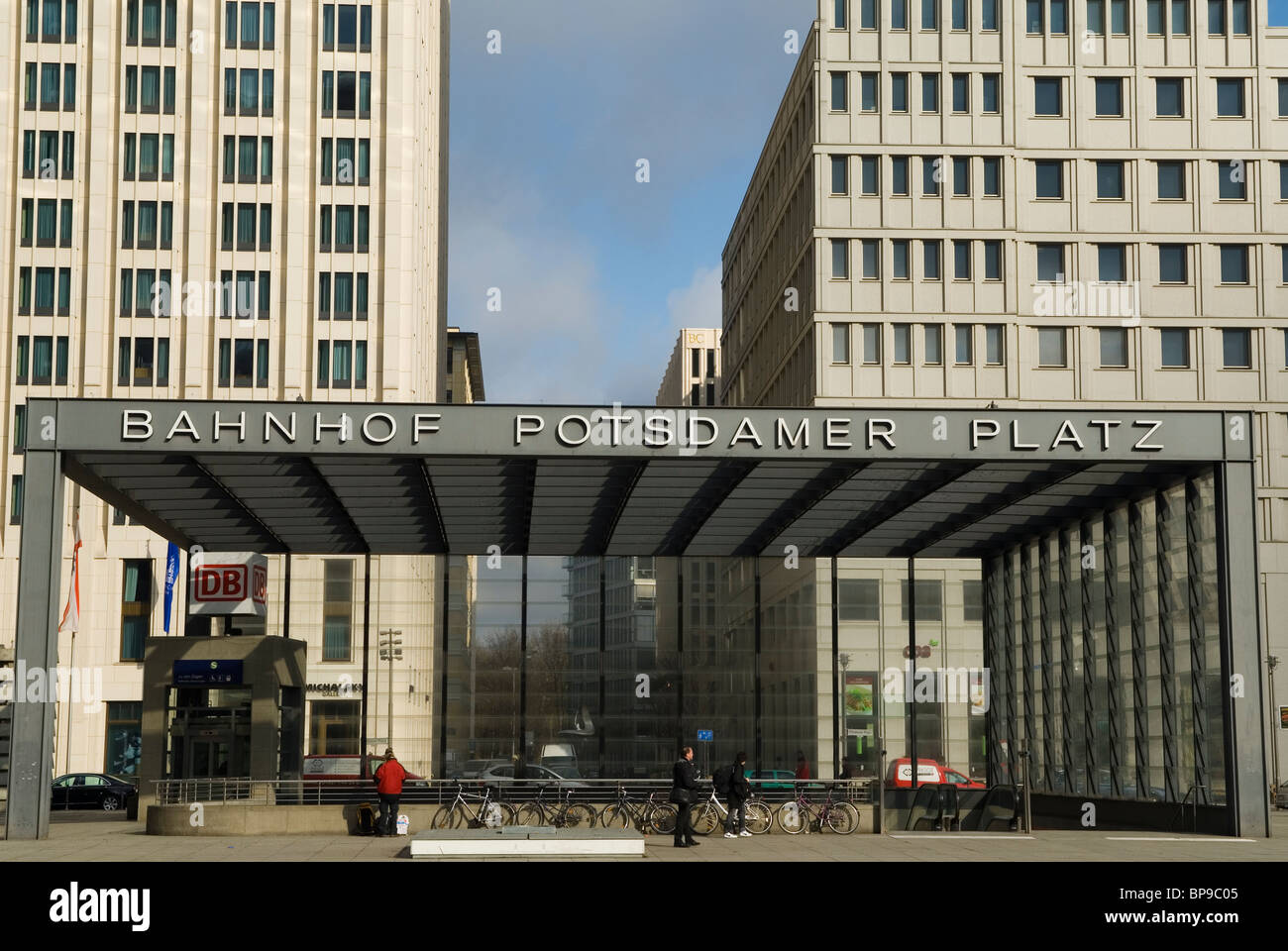 Banhof Potsdamer Platz Berlin Allemagne station de l'extérieur des Banque D'Images