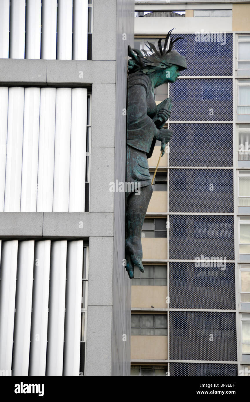 Statue au palais de justice, centre-ville, Porto Alegre, Rio Grande do Sul, Brésil Banque D'Images