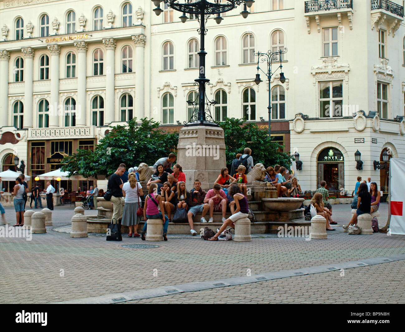 Place Vörösmarty. Budapest, Hongrie Banque D'Images