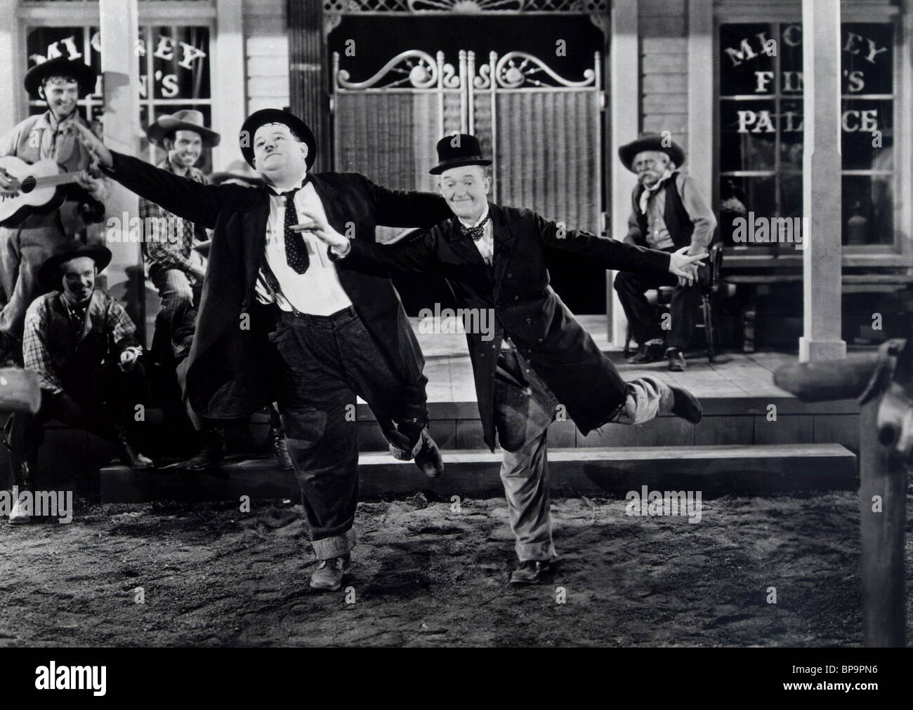 OLIVER HARDY, Stan Laurel, WAY OUT WEST, 1937 Banque D'Images