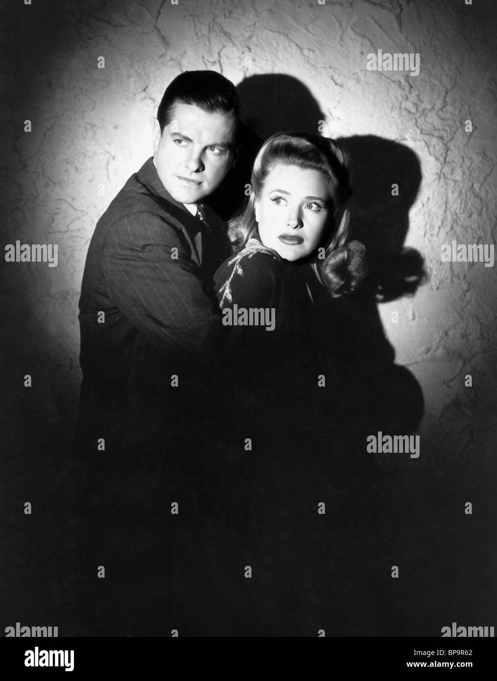 ROBERT CUMMINGS, PRISCILLA LANE, SABOTEUR, 1942 Banque D'Images