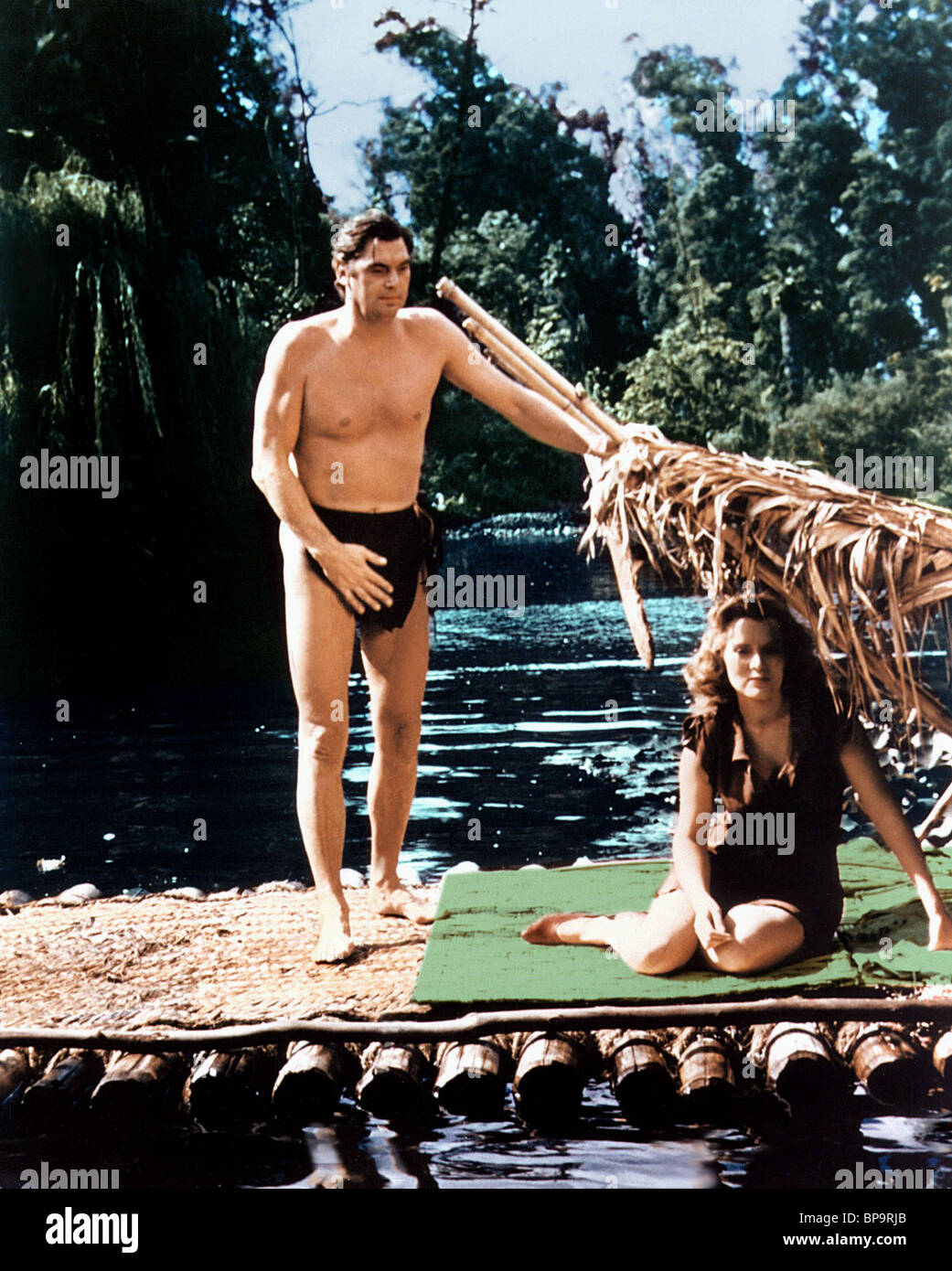 JOHNNY WEISSMULLER, BRENDA JOYCE, Tarzan et la chasseresse, 1947 Photo  Stock - Alamy