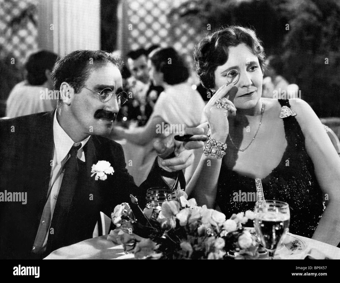 GROUCHO MARX, MARGARET DUMONT, A Night at the Opera, 1935 Banque D'Images