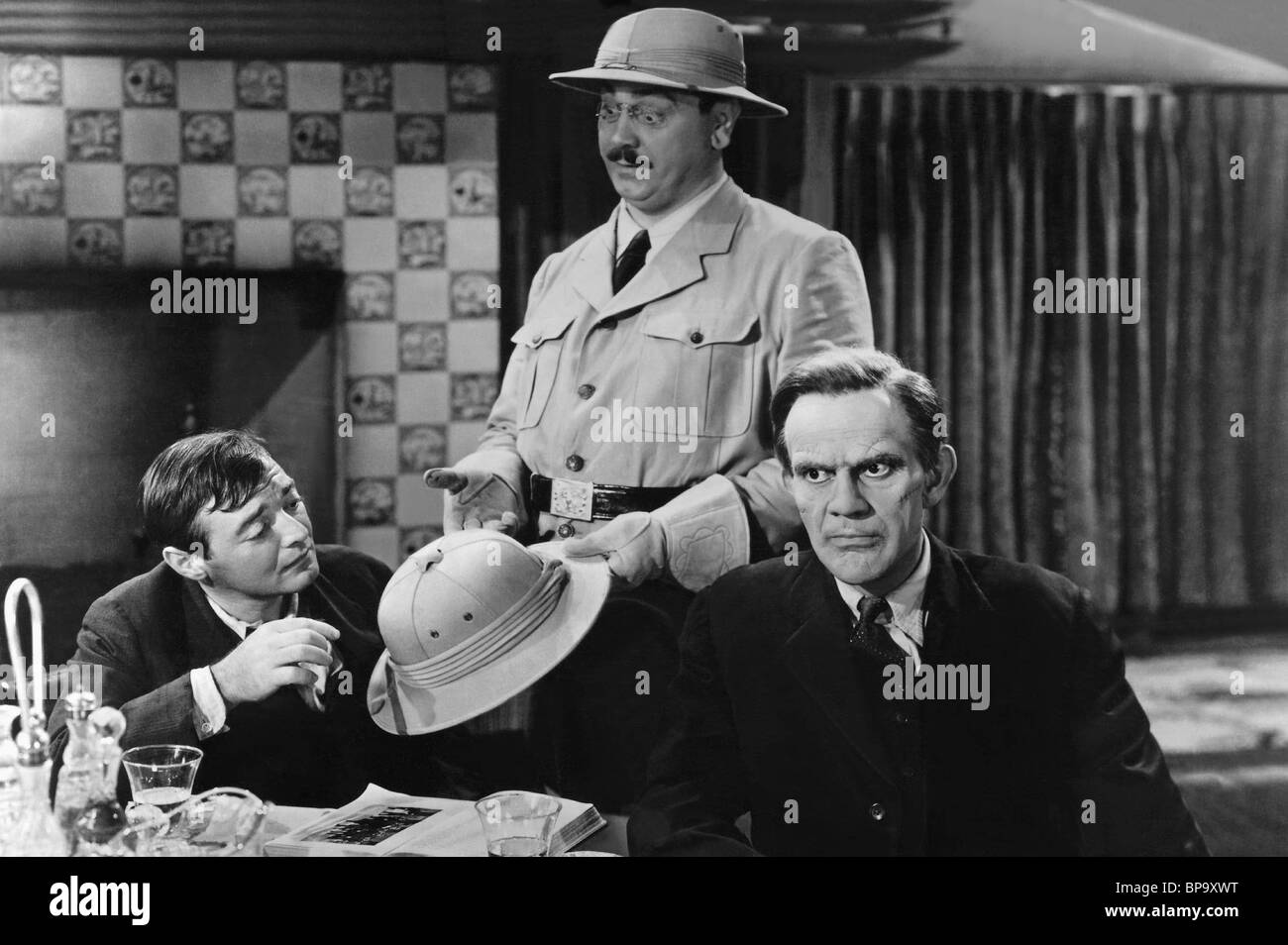 PETER LORRE, JOHN ALEXANDER, Raymond MASSEY, l'ARSENIC et VIEILLES DENTELLES, 1944 Banque D'Images