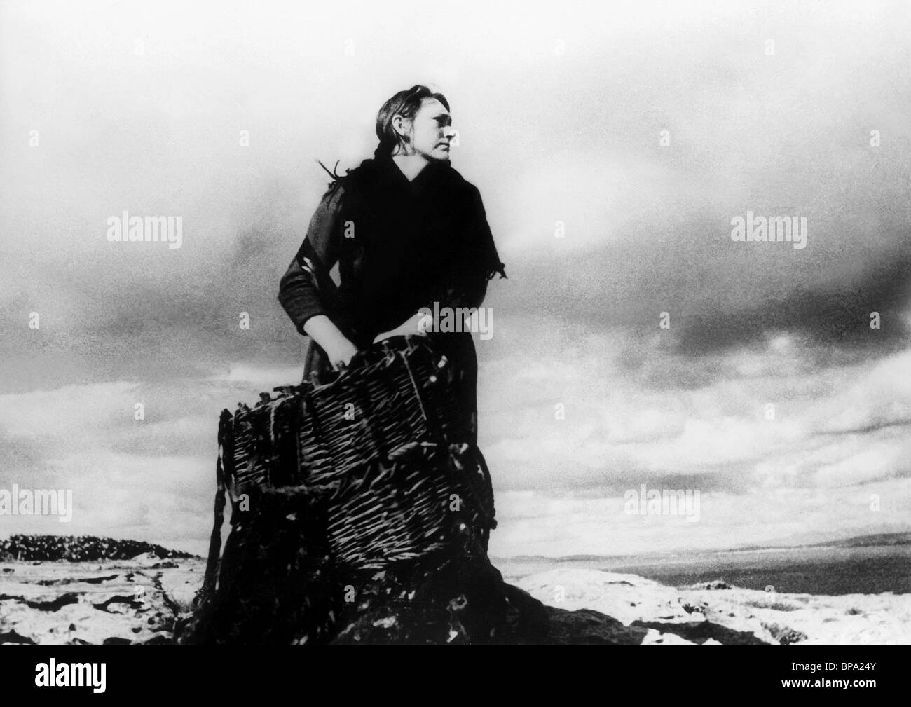 MAGGIE DIRRANE HOMME D'ARAN (1934) Banque D'Images