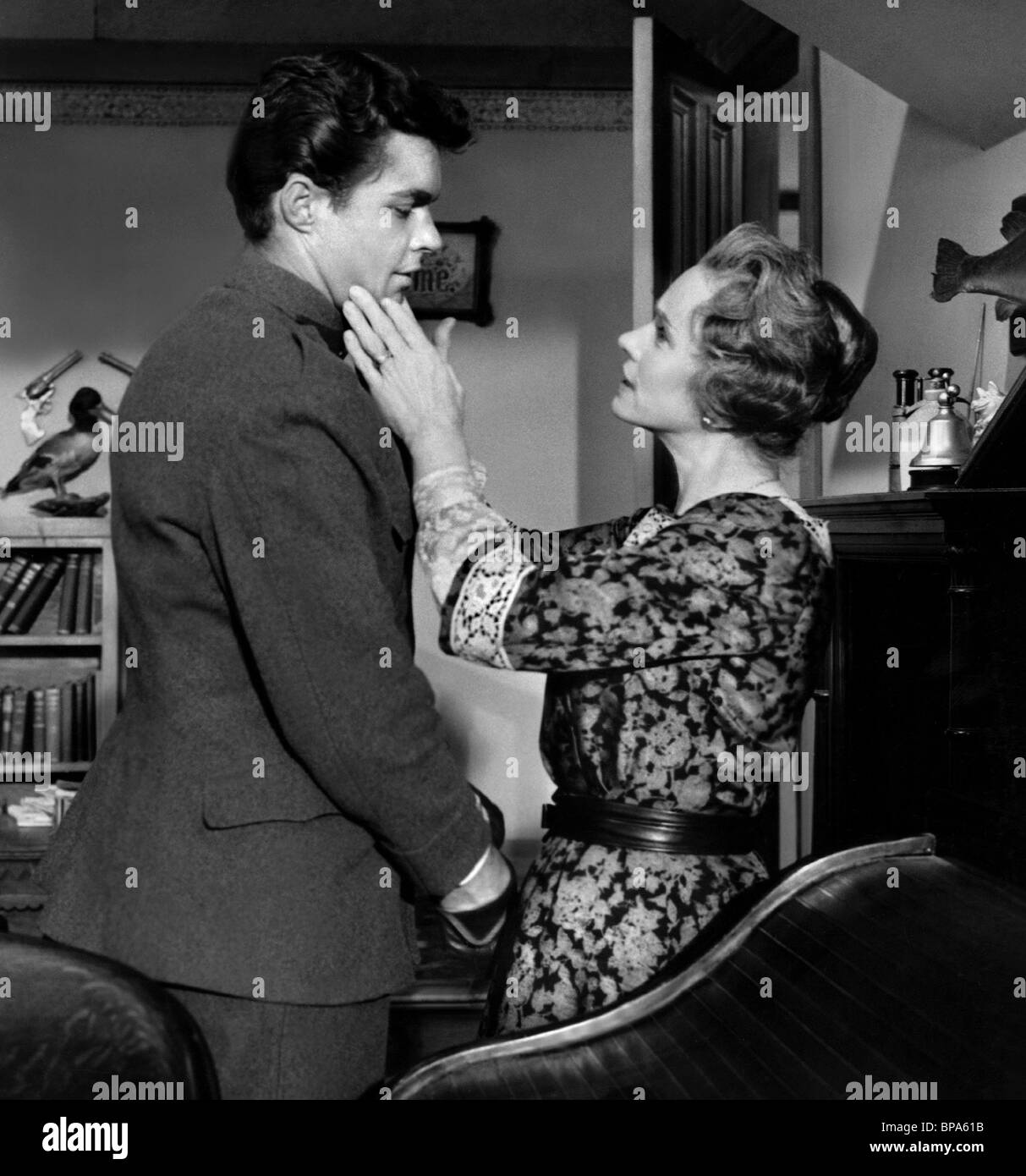RICHARD BEYMER &amp; Jessica TANDY HEMINGWAY'S ADVENTURES OF A Young Man