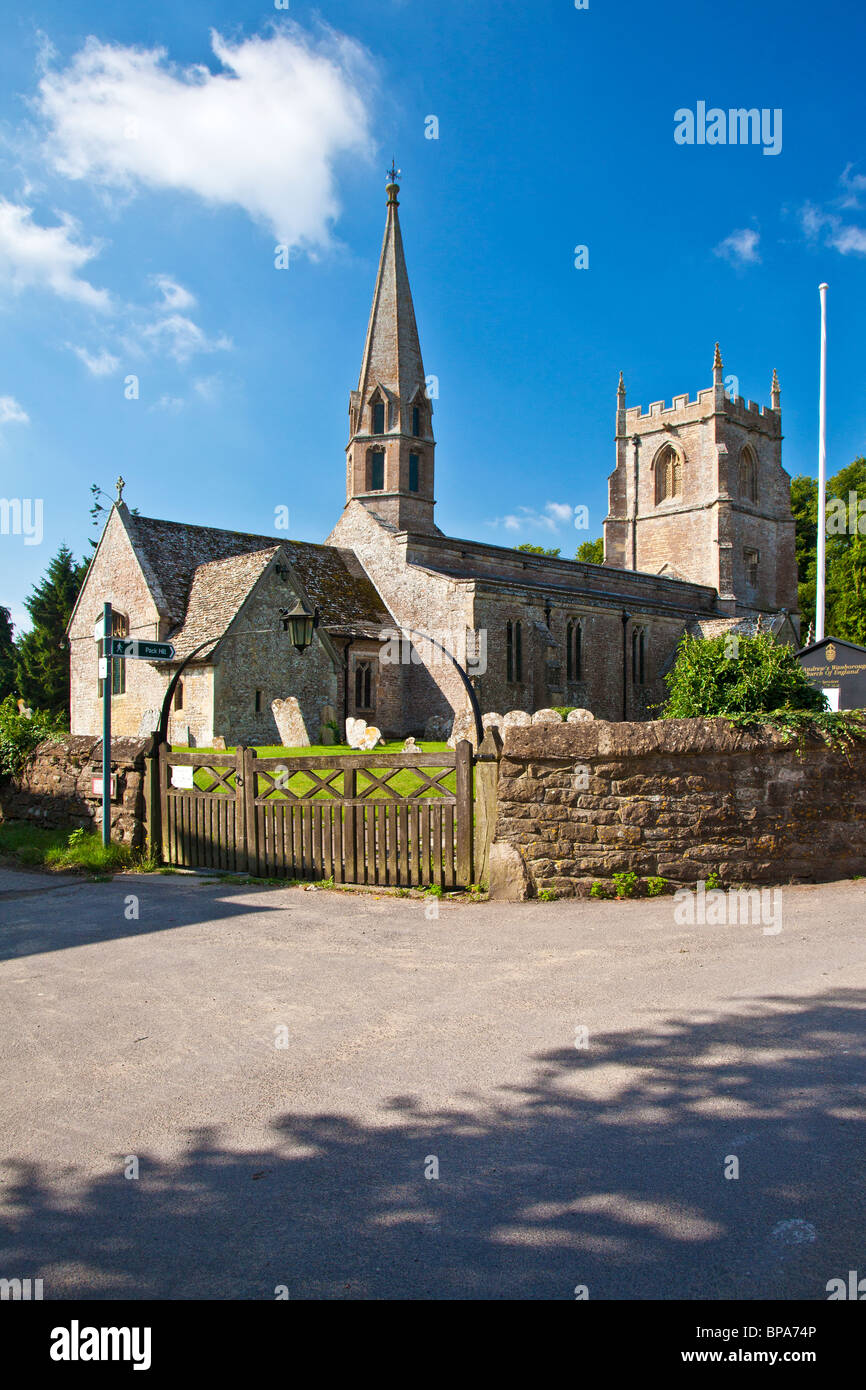 St Andrew's, une église typique de l'Angleterre, l'anglais l'église du village de Wanborough, Wiltshire, England, UK Banque D'Images