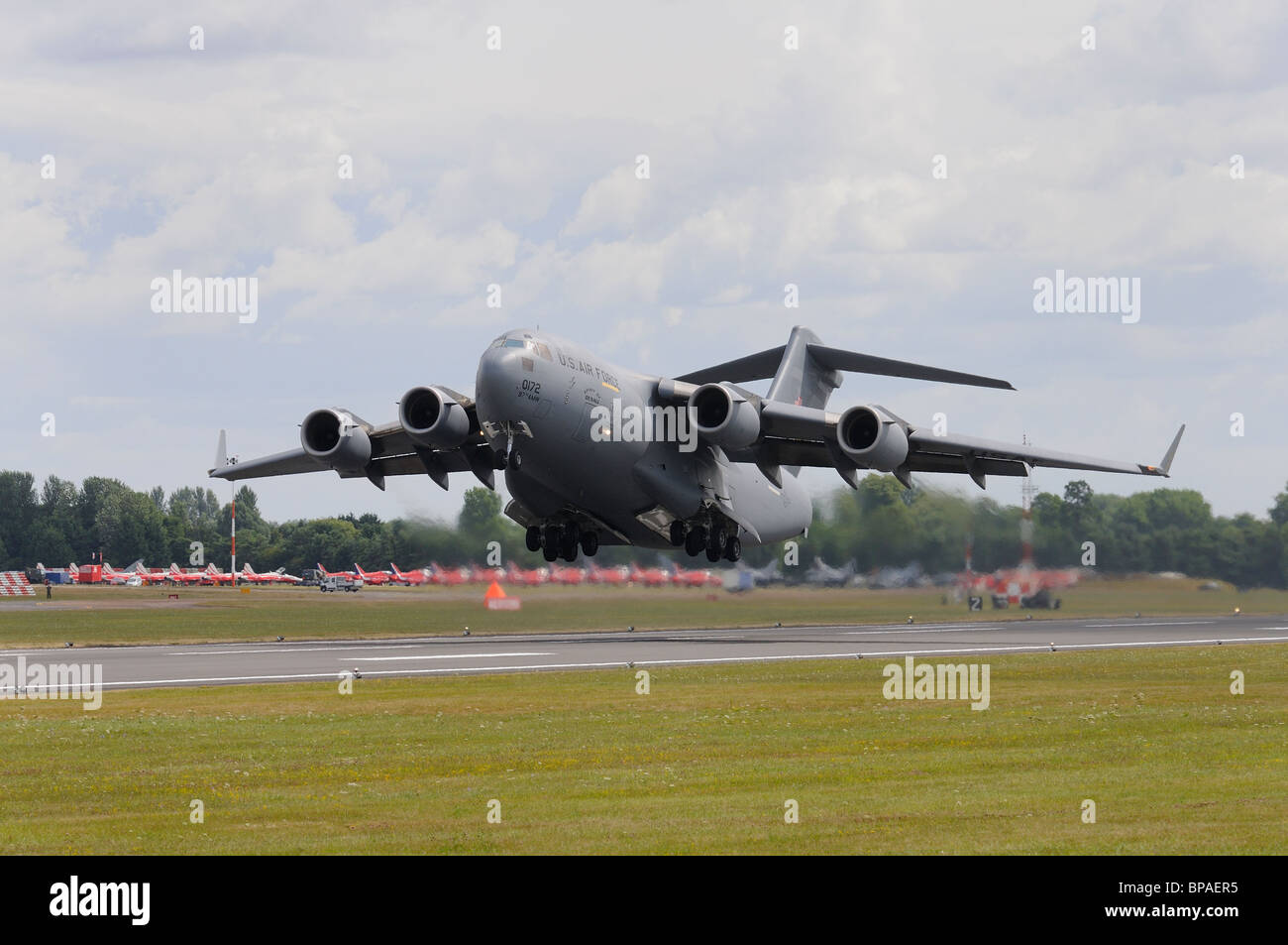 Boeing C-17A Globemaster III 00172 Numéro de l'US Air Force 97e AMW, Altus AFB, l'esprit de Denali taking off Banque D'Images Boeing C-17A Globemaster III 00172 Numéro de l'US Air Force 97e AMW, Altus AFB, l'esprit de Denali taking off Banque D'Images