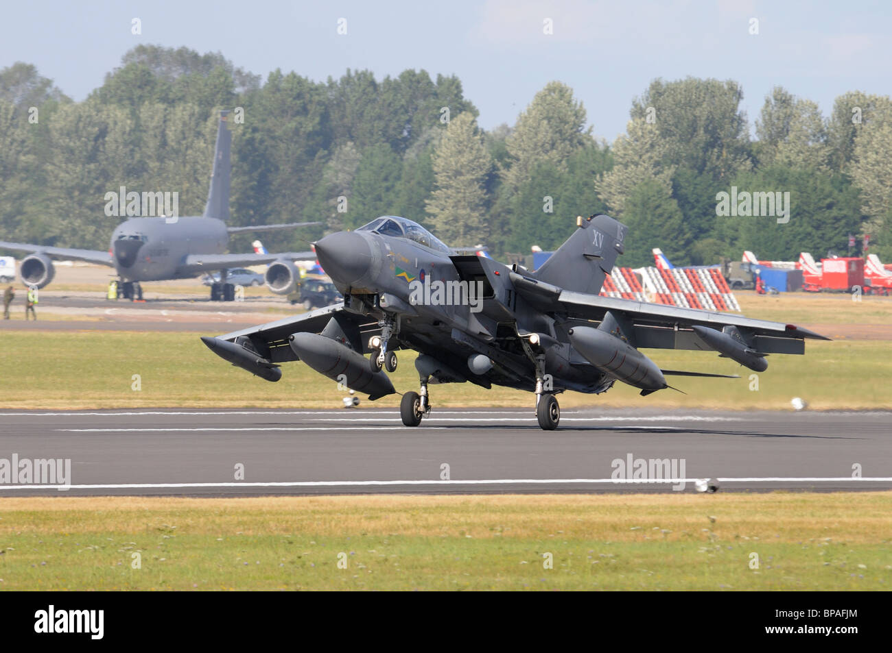 Panavia Tornado Gr4 Swing Wing Fighter Bomber de la Royal Air Force n° 15 Escadron basé à Lossiemouth atterrit à l'RIAT Banque D'Images